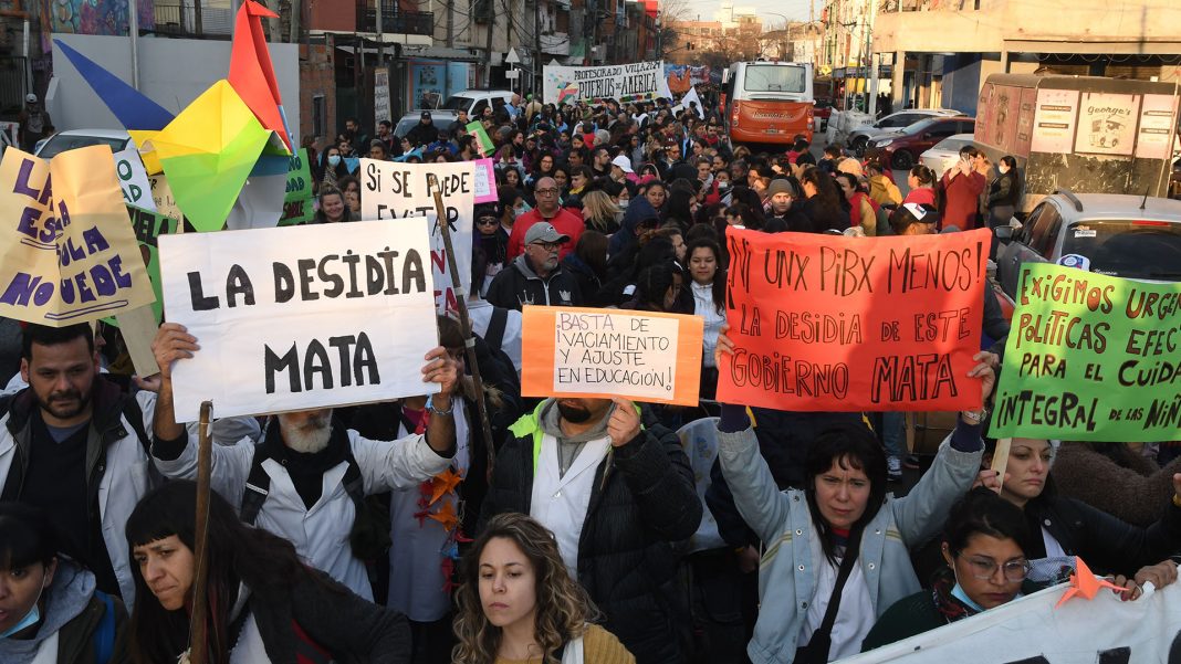realizaron-una-caravana-tras-la-muerte-de-una-alumna-de-una-escuela-de-caba